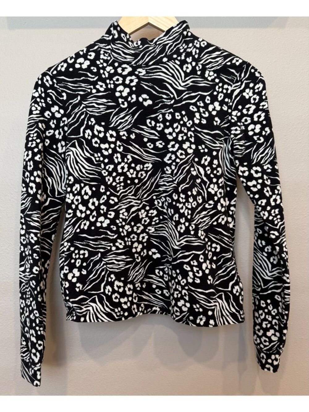 Anthropologie Adventurer Mock Neck Black White Floral Top XS Long Sleeve Modern